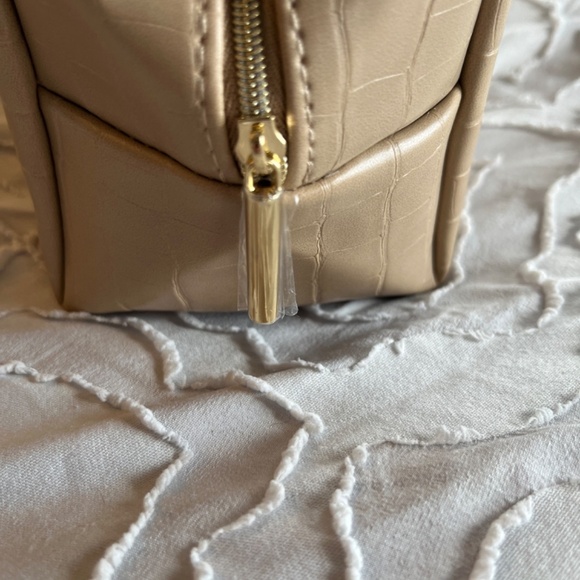 NIB/NWT Ulta Faux Crocodile Leather Makeup Bag - Picture 5 of 6